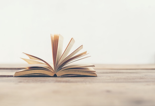 辅助教程“新蜜瓜大厅拼三张好牌有什么规律”开挂(透视)辅助教程!